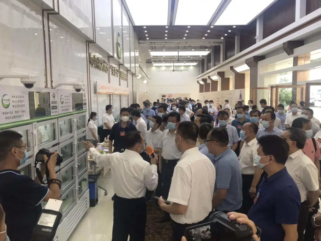 全国消费扶贫现场推介会,“粤旺新鲜”自助售卖柜火了!