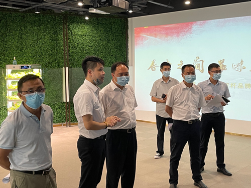 <strong>贵州省林业局党组成员、副局长向守都率队赴粤旺集团考察</strong>